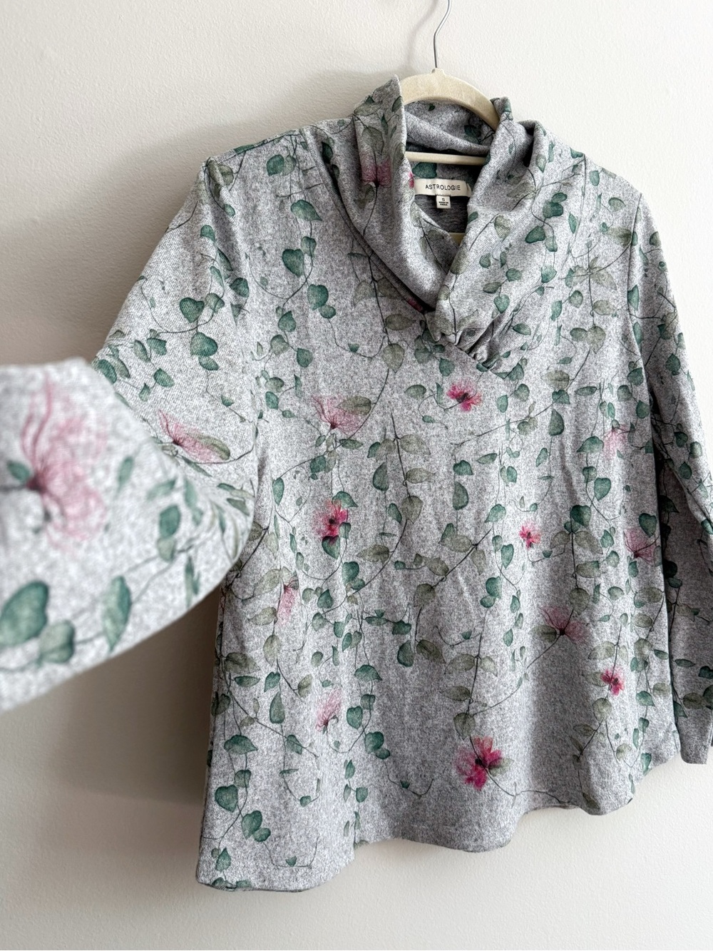 Astrologie Gray Floral Cowl Neck Long Sleeve Tee with Romantic Details Casual
